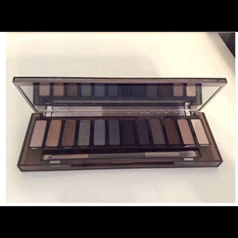 Urban decay Smokey eyeshadow palettes